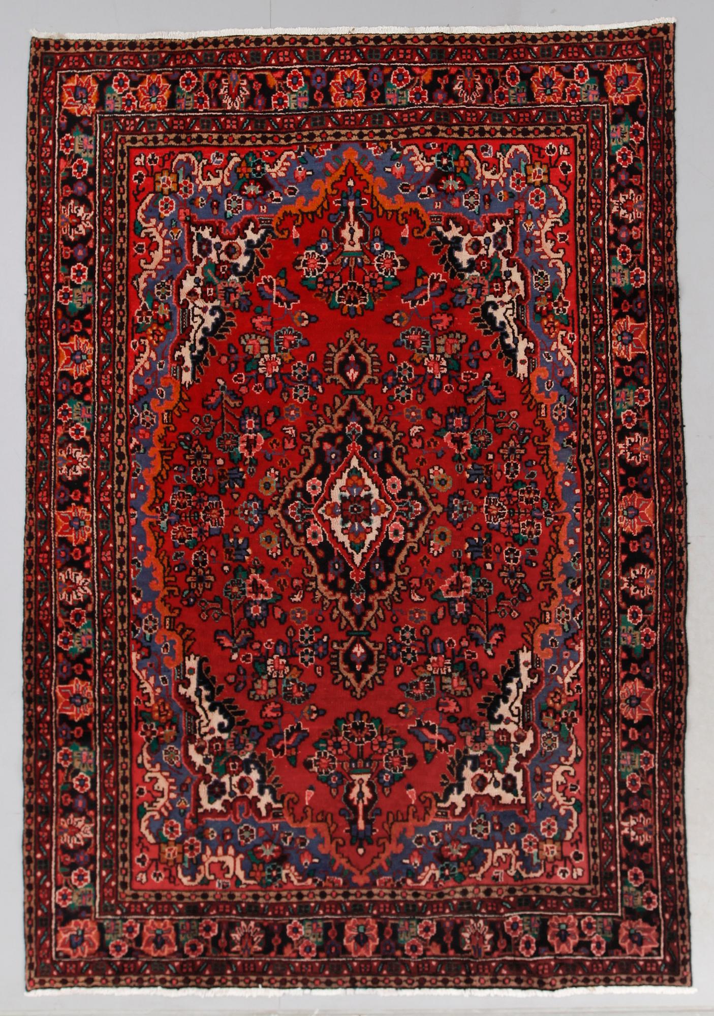 MATTA, Hamadan, ca 325 x 205 cm.
