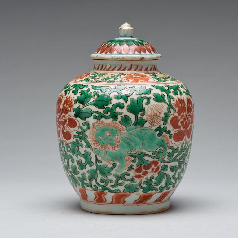 A Transitional wucai jar with cover, 17th Century.