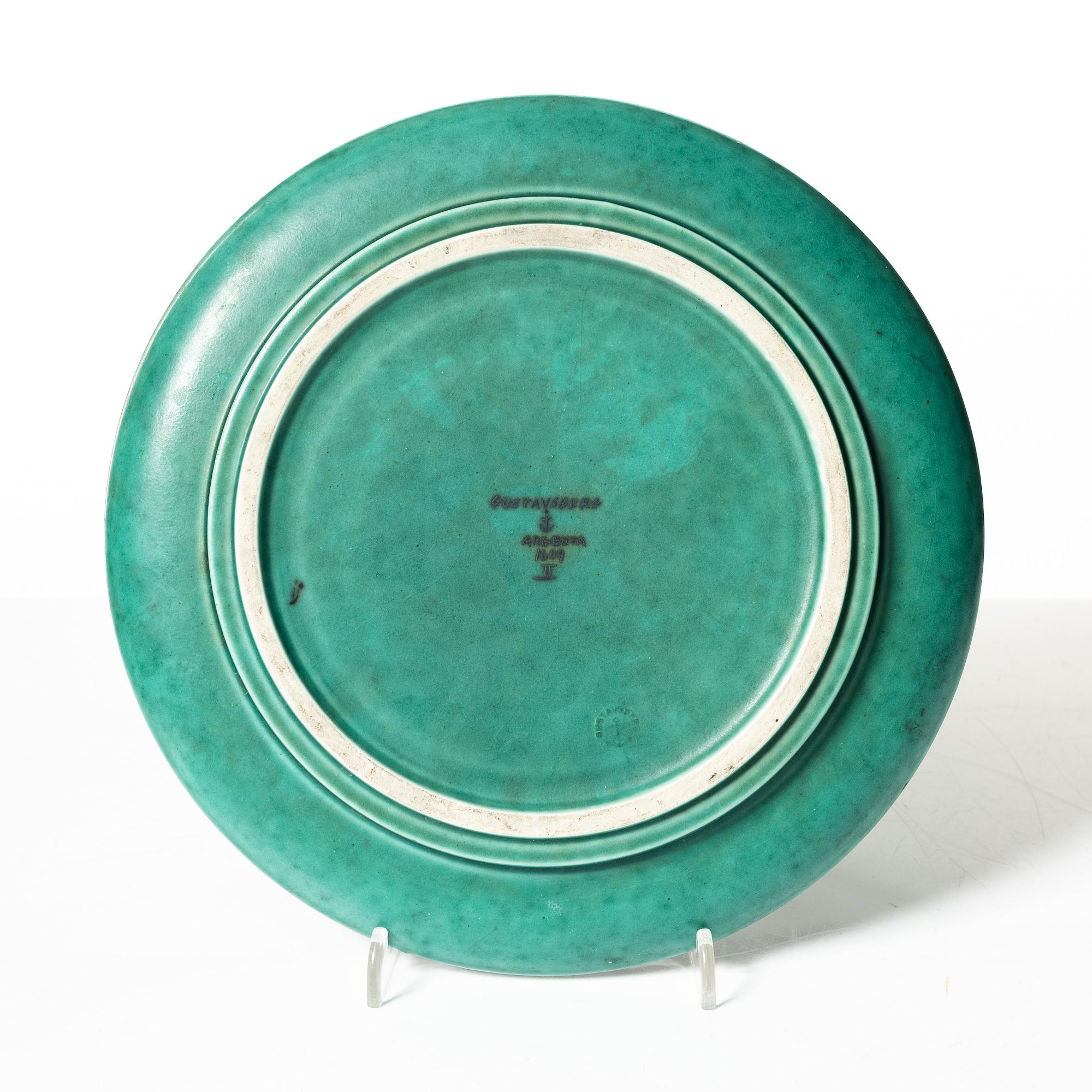 Wilhelm Kåge, an 'Argenta' lidded vase and a plate, Gustavsberg.