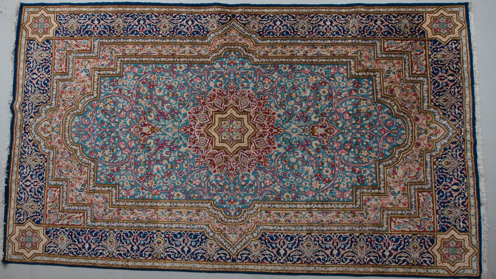 MATTA, persisk, 252 x 144 cm.