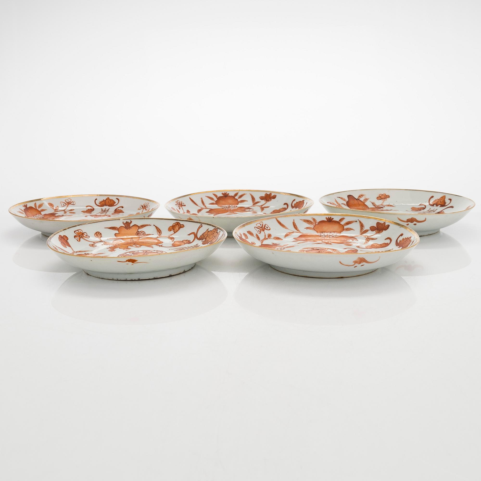 Five late Qing dynasty porcelain plates, early 20th century.
