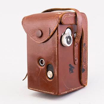 Set of five cameras, with accessories, 1920-50-tal.