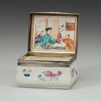 A silver mounted export porcelain famille rose snuff box, Qing dynasty, Qianlong (1736-1795).