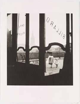 WILLY RONIS, Limited Edition Portfolio with 12 Collotype Plates, signed and numbered 254/290 on the colophon.