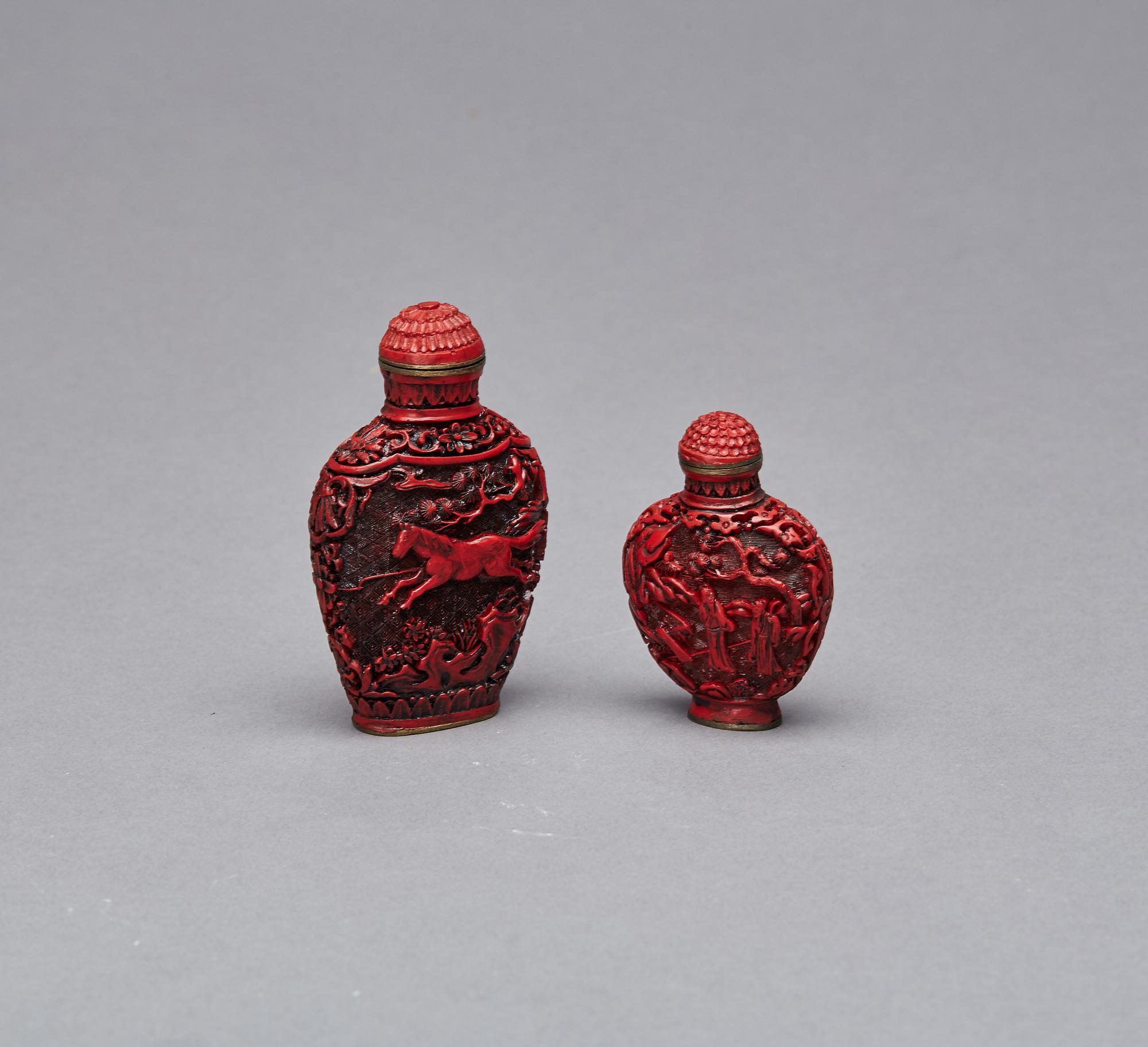 SNUSFLASKOR, 2 st, lackarbeten, Kina, 1800/1900-tal.