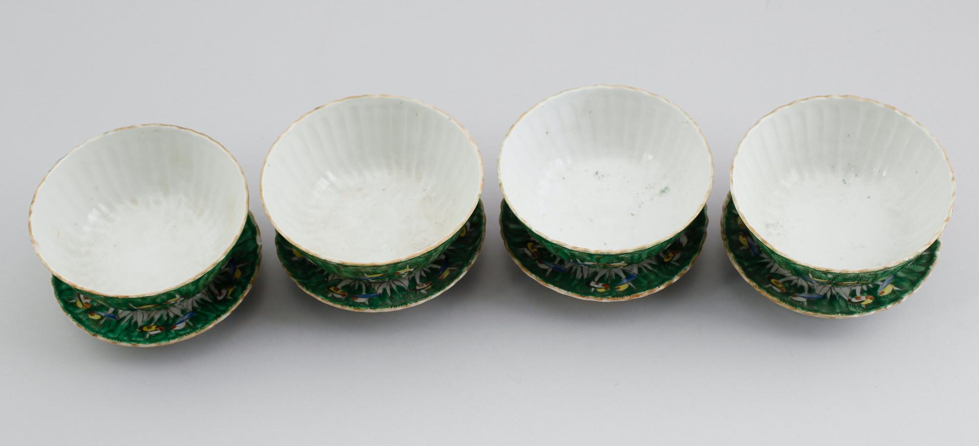 SKÅLAR, 4 st med ställ, porslin, Kina, 1800-tal.