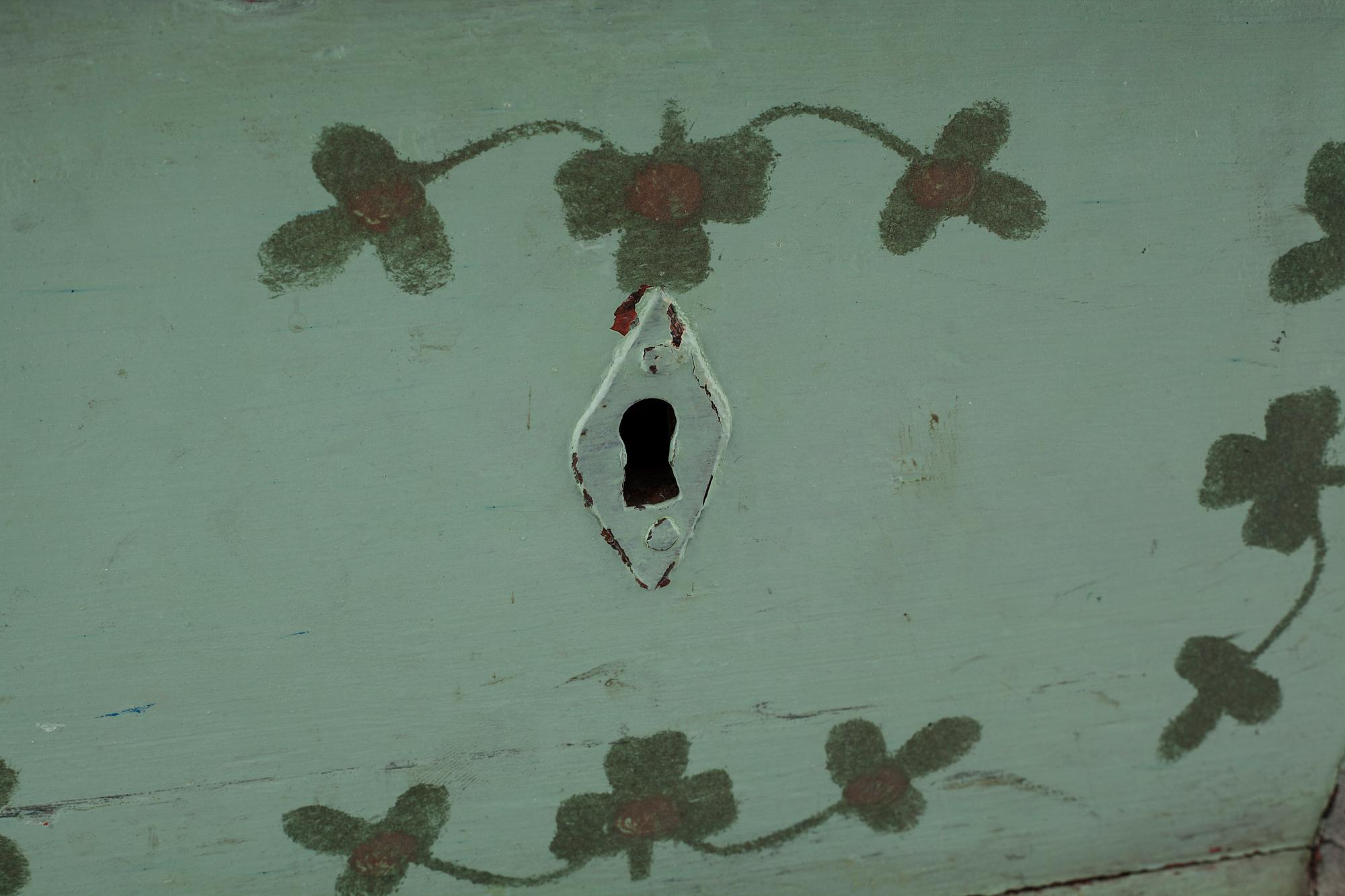 A 19th cenutry coffer.