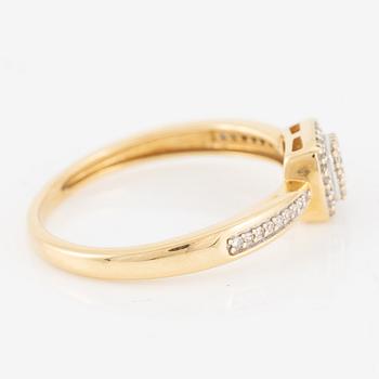 Ring, 18K gold with small brilliant-cut diamonds.