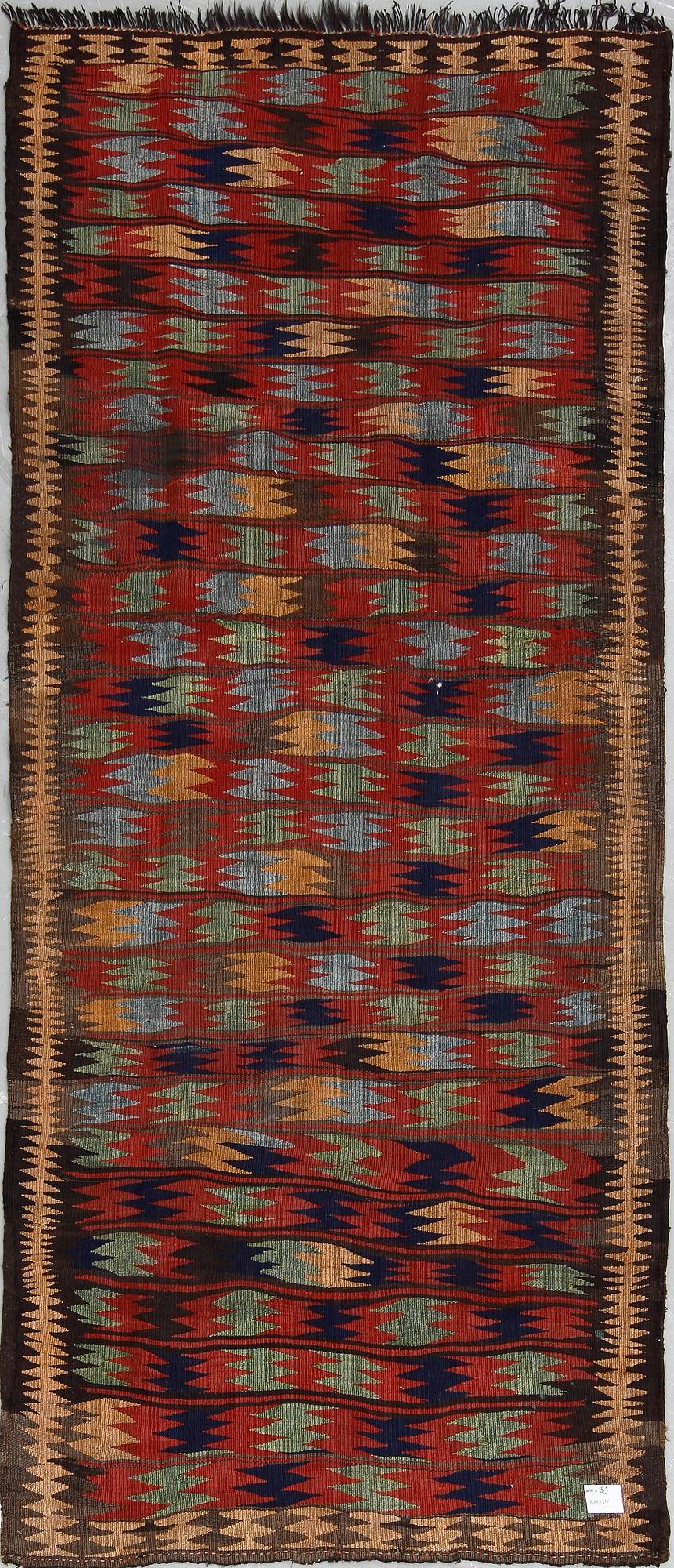 KELIM, sannolikt Veramin, ca 280x115 cm.