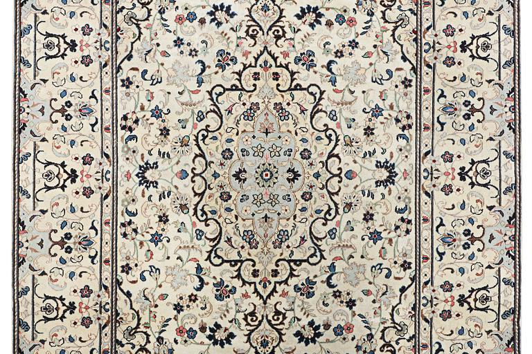 A Keshan carpet, c. 298 x 193 cm.