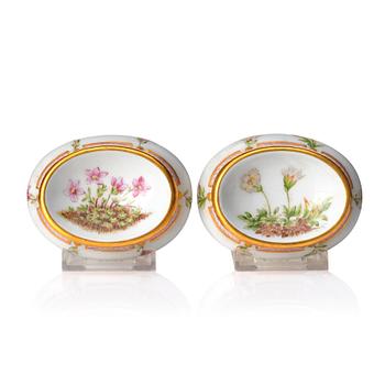 376. A pair of Royal Copenhagen 'Flora Danica' salts, Denmark, 20th Century.