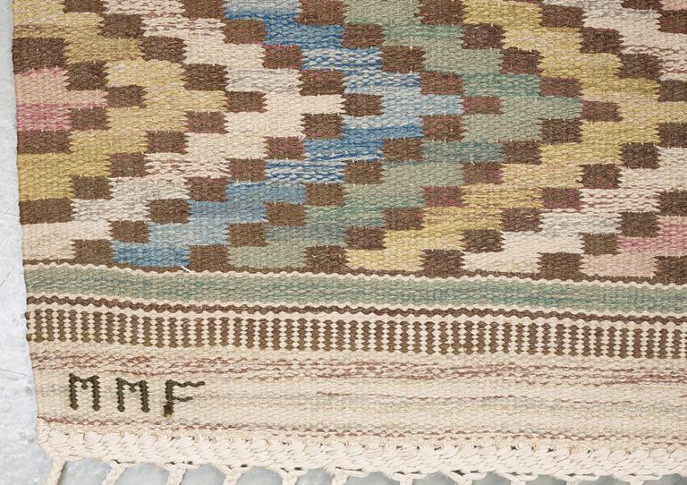 CARPET. "Vit botten". Flat weave. 352 x 250,5 cm. Signed MMF.