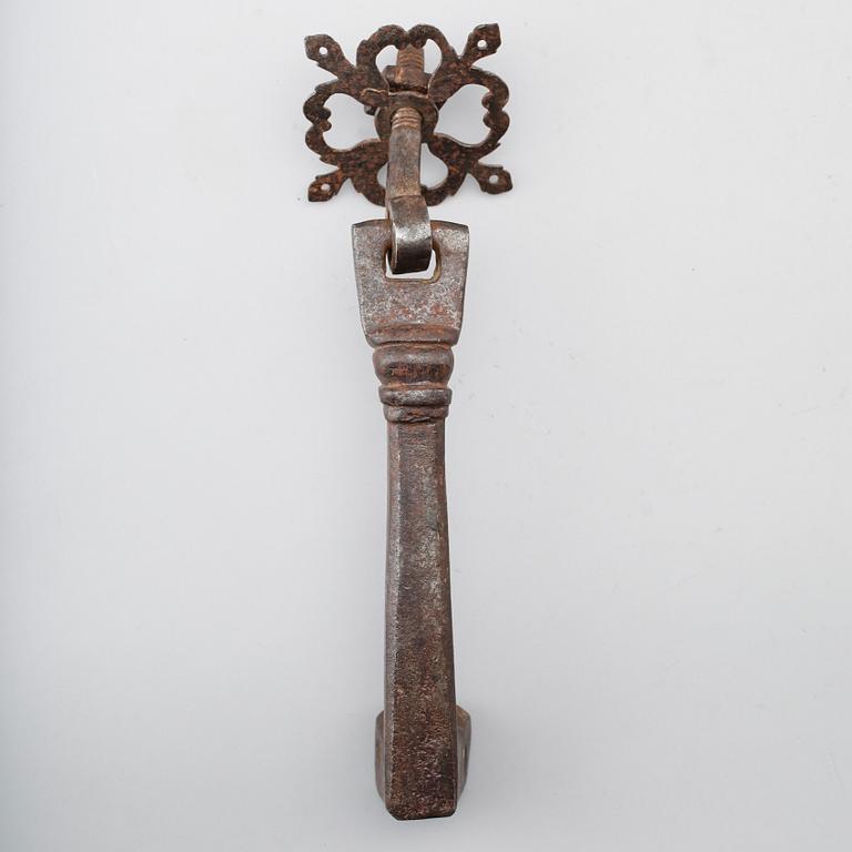 DÖRRKLÄPP, smide, 1600-tal.