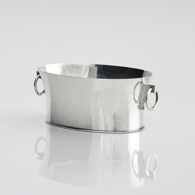 Gunnar Cyrén, a sterling silver bowl with handles, Gävle 1989.