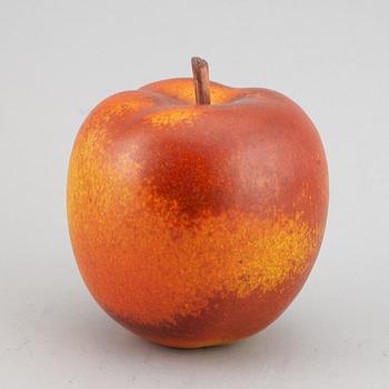 Per Hammarström, apple, ceramic.