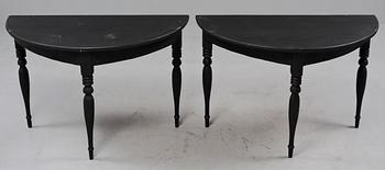 MÅNBORD, ett par, 1900-tal.