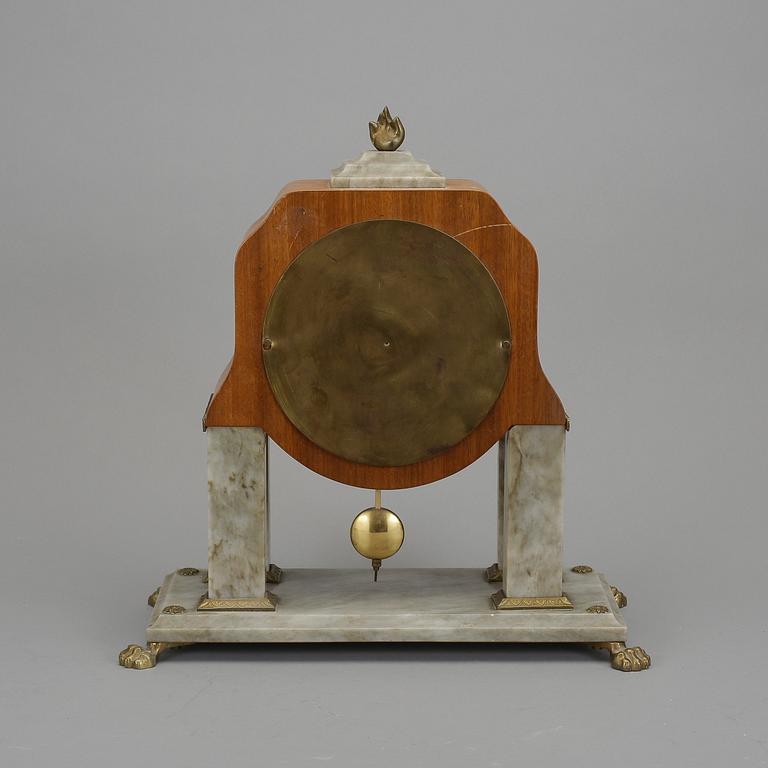 BORDSPENDYL, gustaviansk stil,  Svenskt Runa Fabrikat, 1900-tal.
