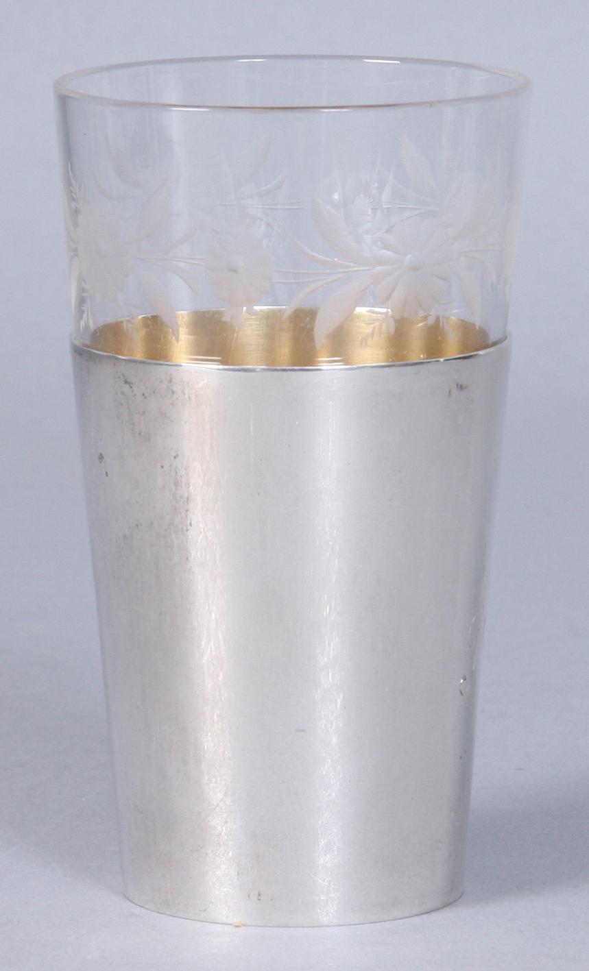 MUGGAR med GLASINSATS, 12 st, silver, bär Tyskland stämplar.