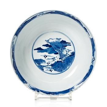SKÅL, porslin. Qingdynastin, 1800-tal med Kangxis märke.