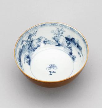 SKÅL, porslin, Kina, Qianlong, 1700-talets första hälft.