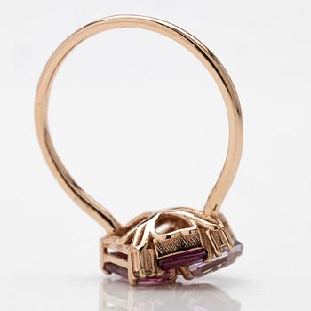Suzanne Kalan, 14K gold ring with sapphires and diamonds.