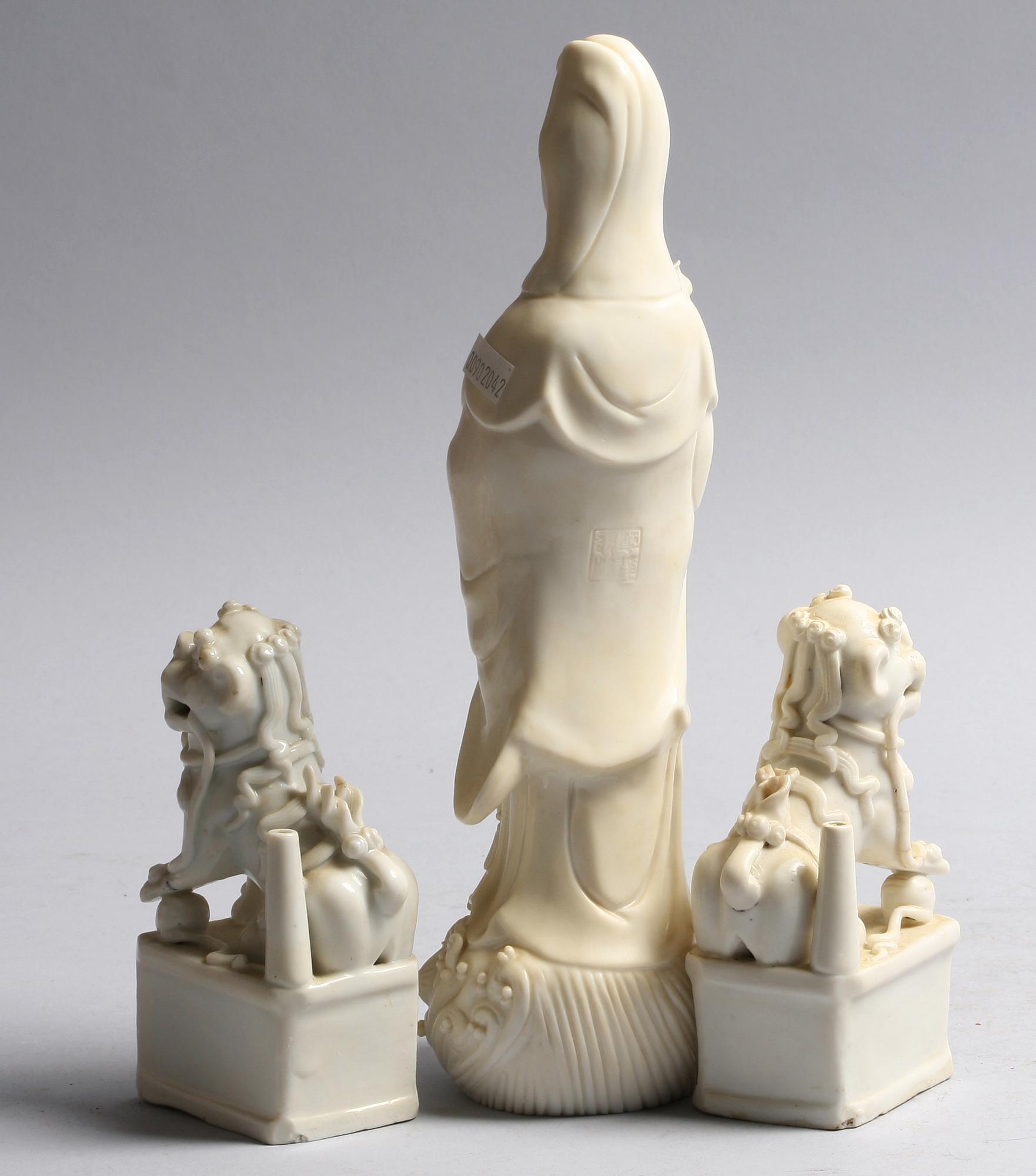 FIGURINER, 3 st, porslin, Kina, 1900-tal.