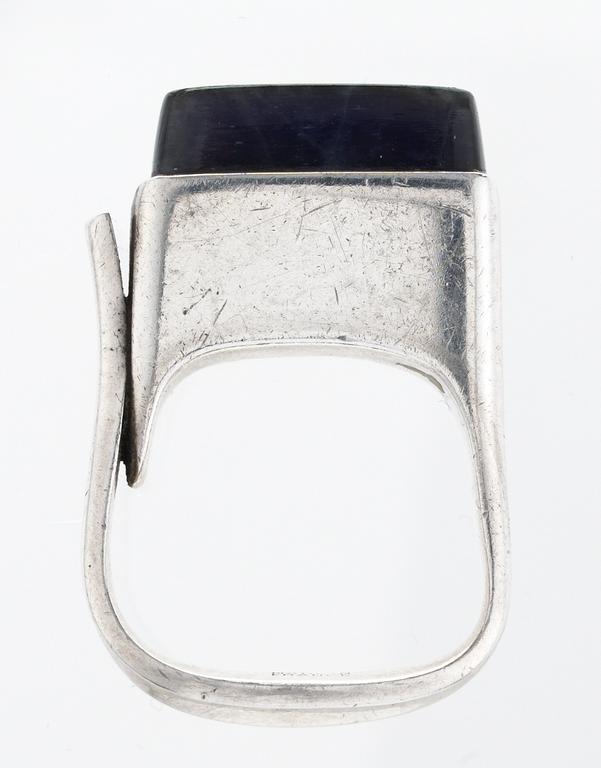 Vivianna Torun Bülow-Hübe, VIVIANNA TORUN BÜLOW HÜBE, ring, egen verkstad Frankrike 1960-tal.