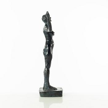 Gudmar Olovson, skulptur. Signerad. Numrerad. Gjutarstämpel. Brons, höjd 47,5 cm, längd 35 cm.