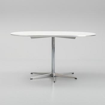 An Arne Jacobsen table for Fritz Hansen, Signed with label and dated 1985.