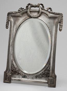 BORDSSPEGEL, vitmetall, jugend, 1900-talets början.