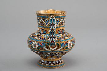 KERMAKKO, 84 kullattua hopeaa. Cloisonné emalointi. Moskova 1894. Korkeus 9 cm, paino 206 g.