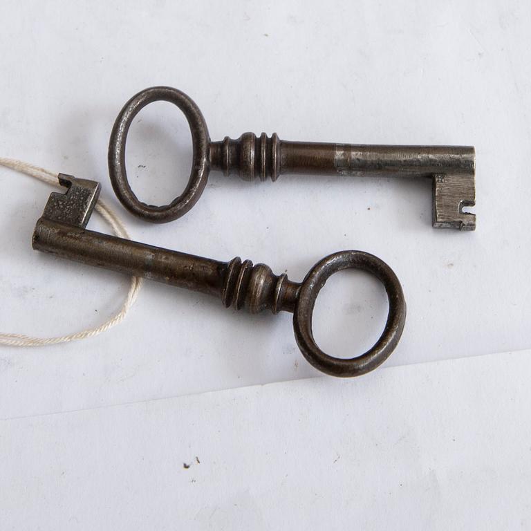 A Swedish oak desk cabinet around 1800.