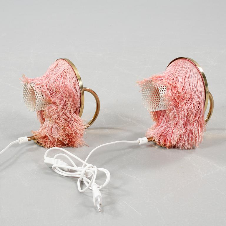 VÄGGLAMPOR, ett par, Hans Agne Jakobsson, Markaryd, 1900-talets andra hälft.