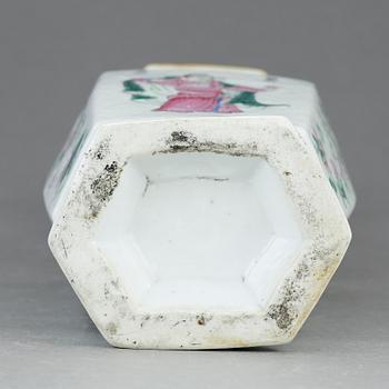 VAS, porslin, Kina, 1800-tal.