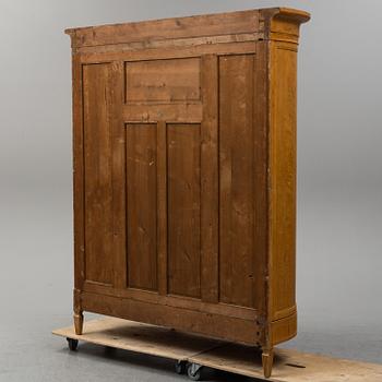 KLÄDSKÅP,  1900-talets första hälft.
