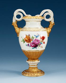 1347. A large Meissen vase, ca 1900.