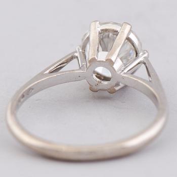 RING, briljantslipad diamant, 18K vitguld. A. Tillander 1983.