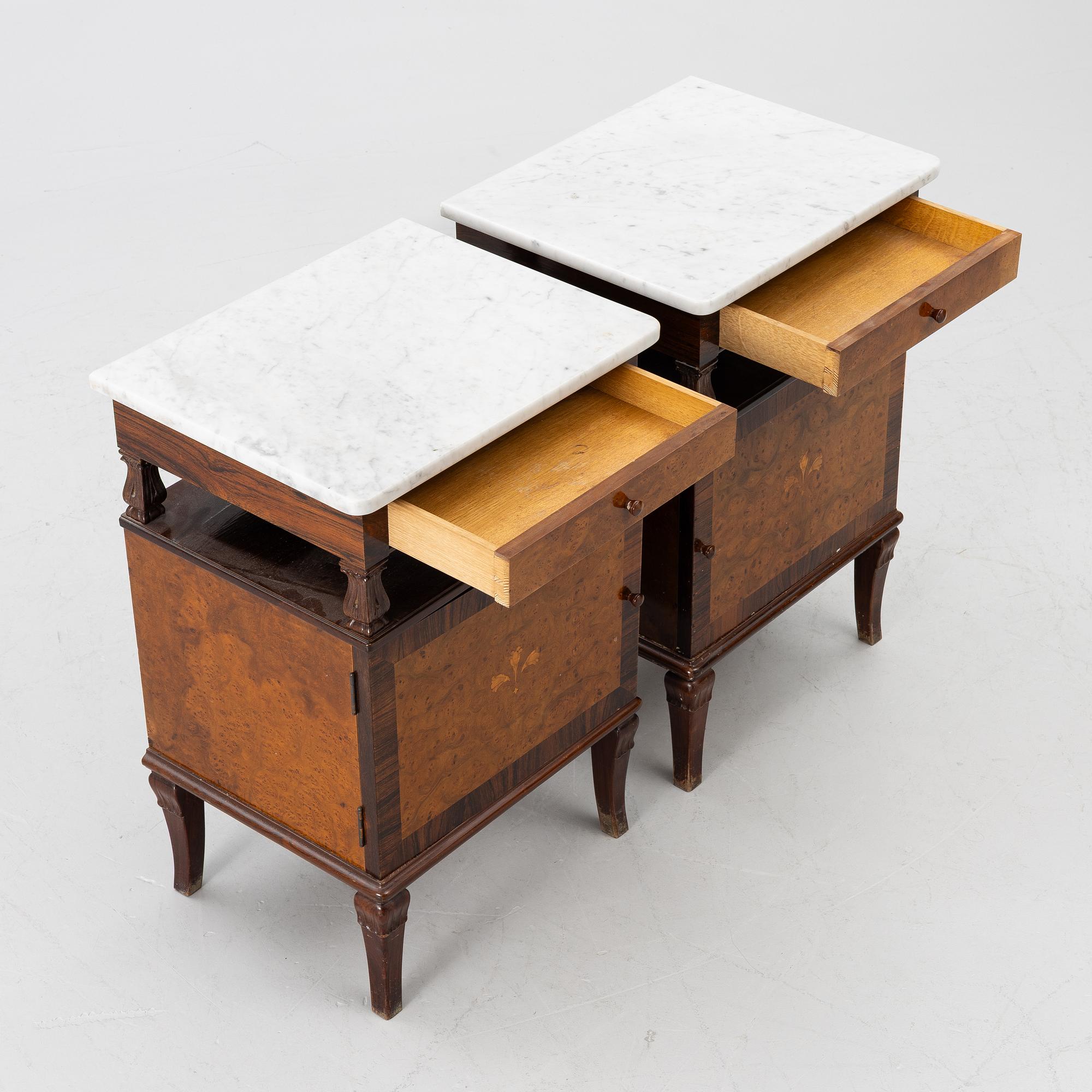 Sängbord, ett par, 1920-30-tal.