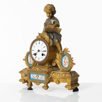 Bordspendyl, Frankrike, omkring år 1900. Louis XVI-stil.