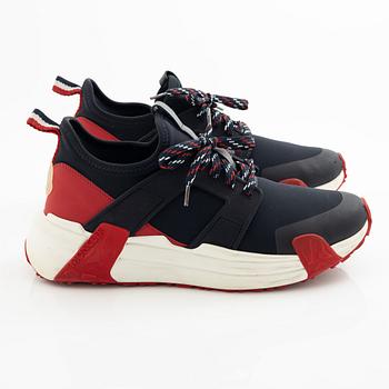Moncler, sneakers "Lunarove", size 42.