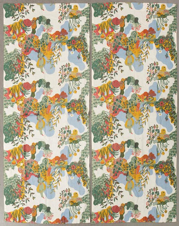 Josef Frank,  Gardin två längder "Anakreon" för Firma Svenskt tenn linne ca 255x113 cm vardera.