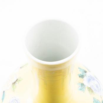 Vase, China 20th century porcelain.