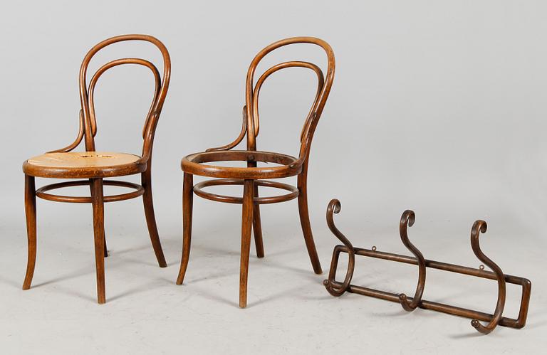 STOLAR, 1 par, Thonet samt KLÄDHÄNGARE, 1900-talets första hälft.