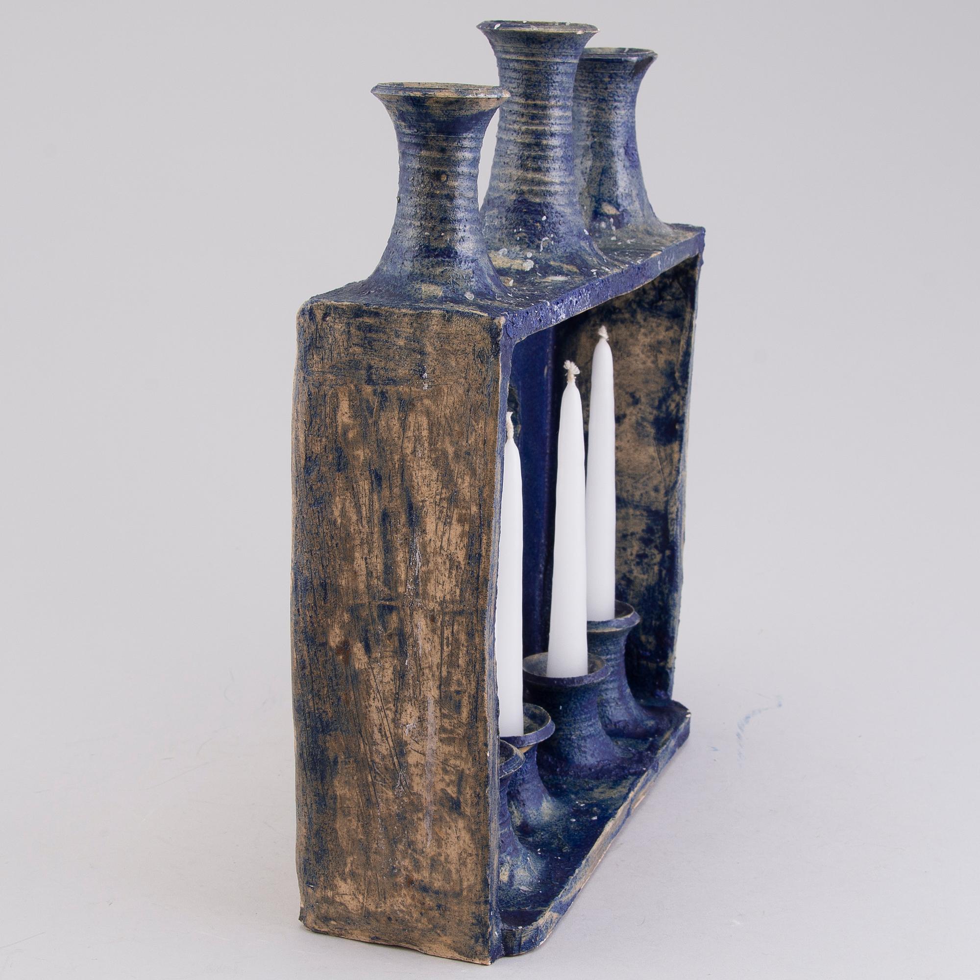 EIJA KARIVIRTA, kandelaber/ skulptur, stengods, signerad Eija Karivirta, Finland.