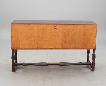 SIDEBOARD, Carl Malmsten, "Haga", Nordiska Kompaniet 1920-tal, brännmärkt.