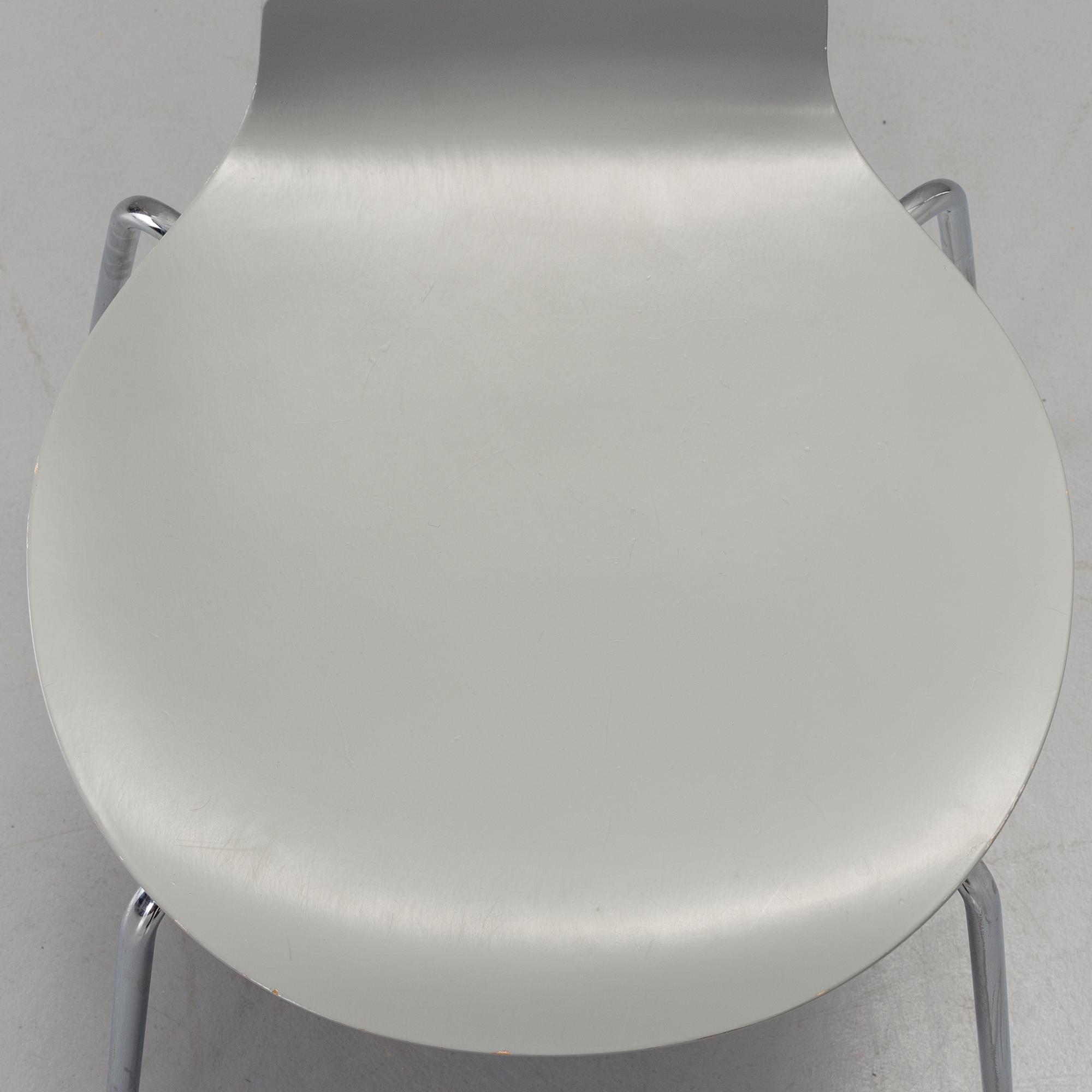 ARNE JACOBSEN, stolar, fem stycken, "Myran", Fritz Hansen, 1993.