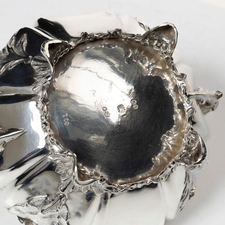 An English silver bowl, mark of Edward, Edward junior, John & William Barnard, London, 1834.