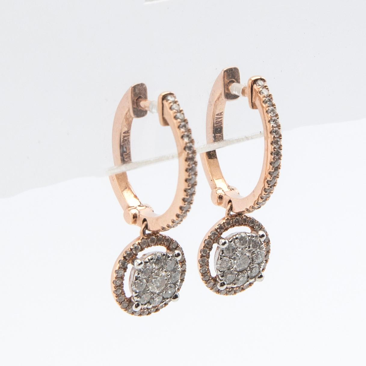 Örhängen, ett par, 14K roseguld med briljantslipade diamanter.