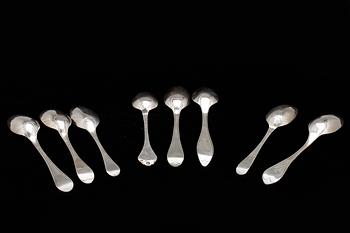 SKEDAR, 12 st, silver, bl a Peter Falk (1765-66) Falköping. främst 1700-tal. Tot vikt ca 605g.
