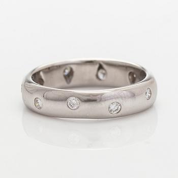 Tiffany & Co, a platinum 'Etoile' ring with brilliant-cut diamonds.